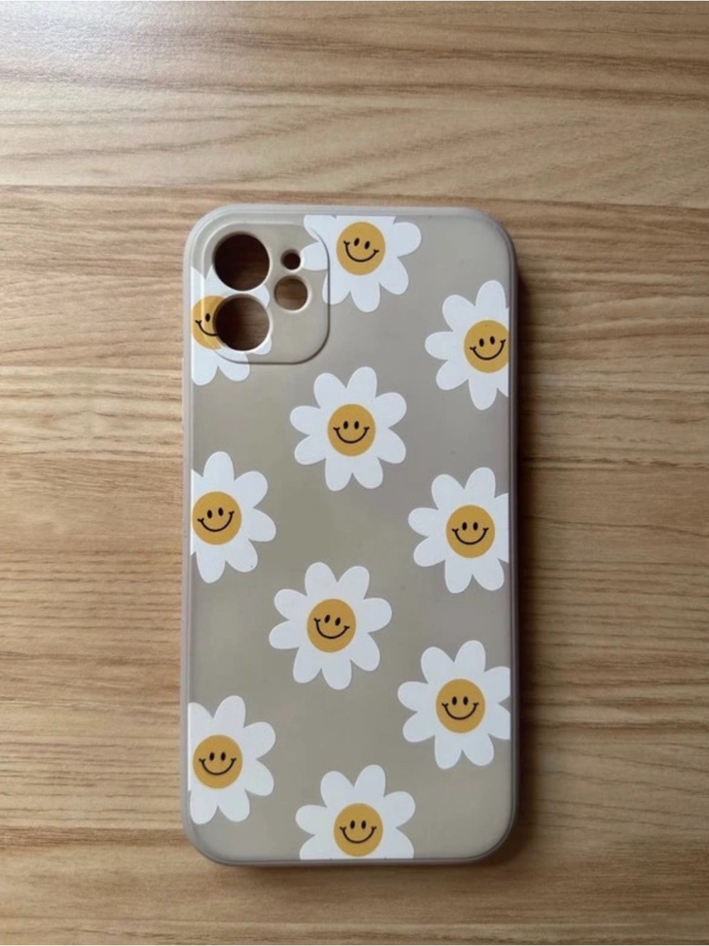 Smiley Daisy iPhone 11 Case 🌼🤍